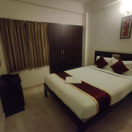 Tulip Residency Hotel Ченай Екстериор снимка